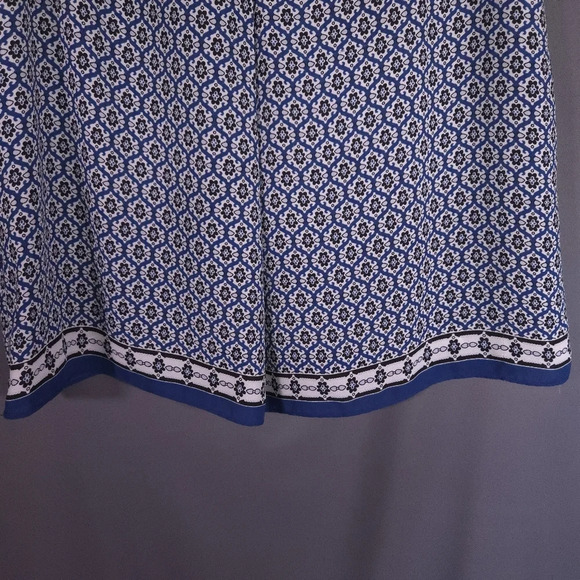 Max Studio Sleeveless Blouse V Neck Size Small - Picture 2 of 7